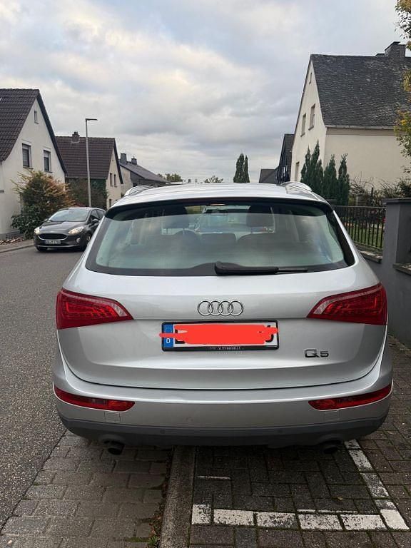 Silber Gebraucht 2009 Audi Q5 SUV | 8.900 € - Bild 1/4
