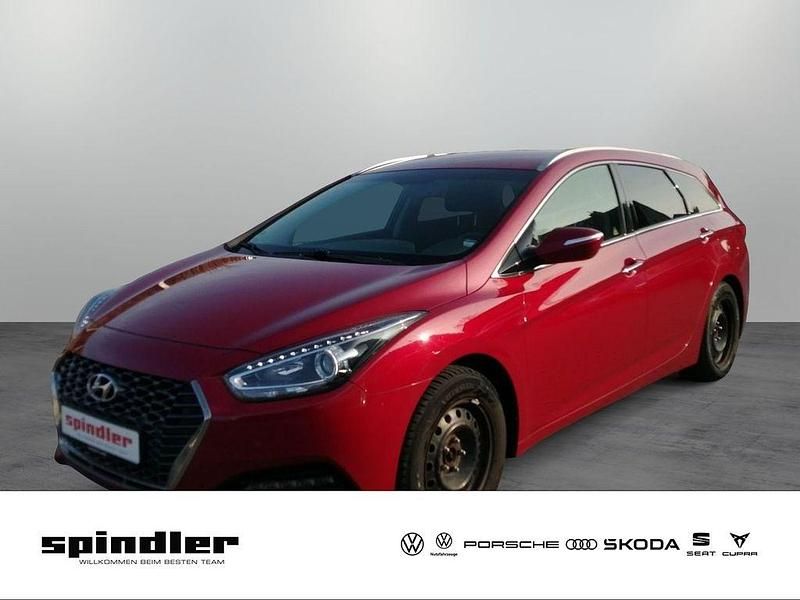 Gebraucht Hyundai i40 136 PS (100 kW) 2019 Rot Kombi