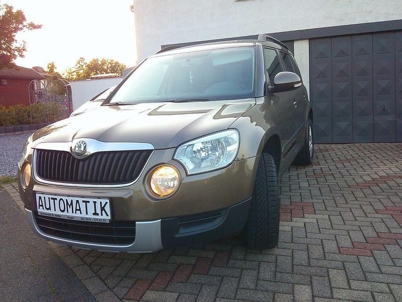 Braun Gebraucht 2012 Skoda Yeti Plus Edition SUV | 5.900 € (Guter Preis) - Bild 1/4