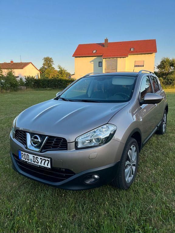 Braun Gebraucht 2013 Nissan Qashqai 360º SUV | 8.000 € (Fairer Preis) - Bild 1/4