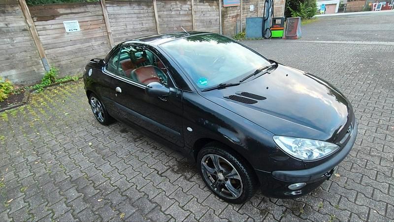 Schwarz Gebraucht 2002 Peugeot 206 CC Cabrio | 750 € (Fairer Preis) - Bild 1/4