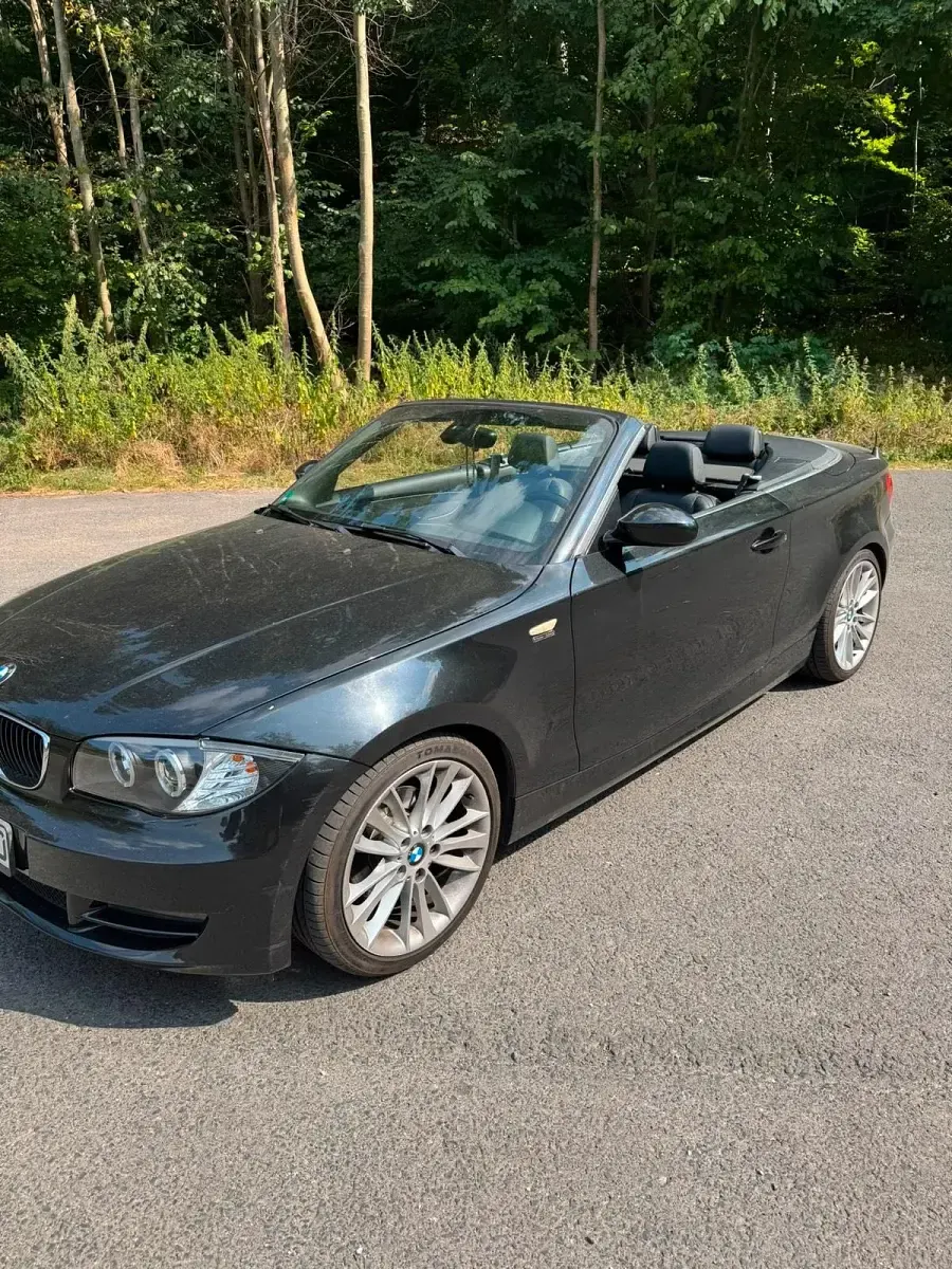 Gebraucht BMW 120 Cabriolet 170 PS (125 kW) 2009 Schwarz Cabrio