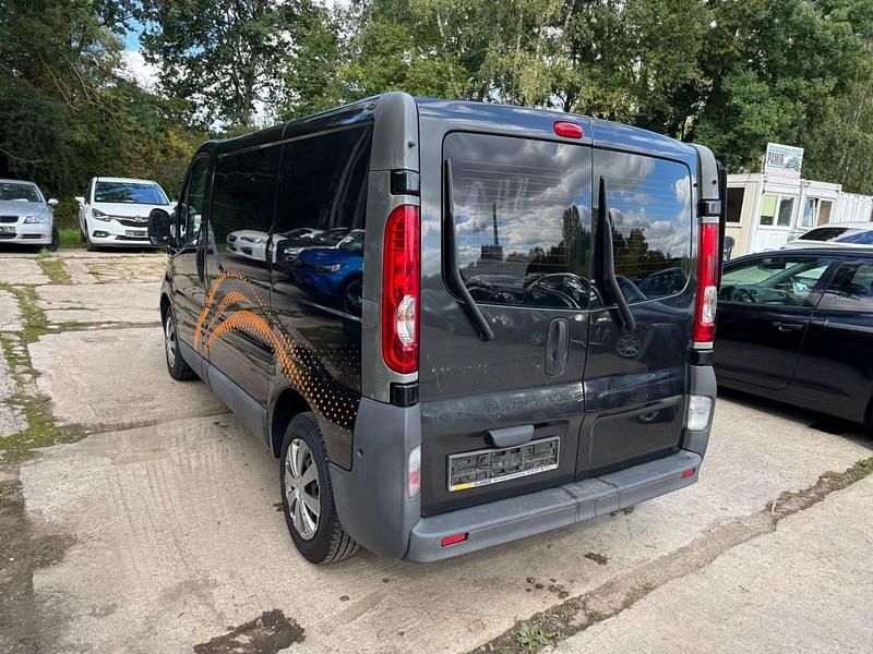 Gebraucht Renault Trafic 145 PS (106 kW) 2011 Schwarz Van / Kleinbus