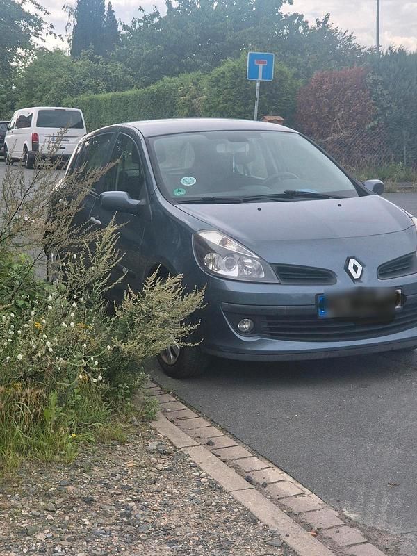 Blau Gebraucht 2006 Renault Clio II Kleinwagen | 2.300 € - Bild 1/4