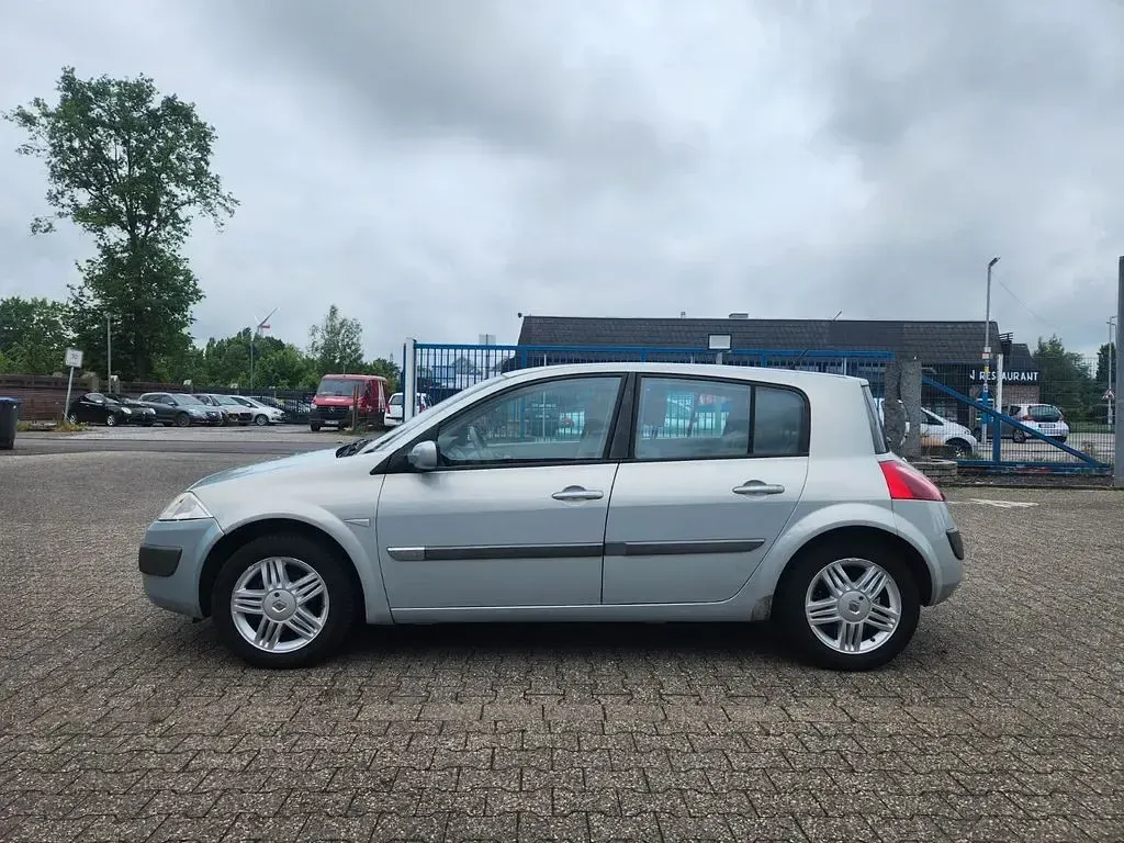 Używany Renault Mégane II Authentique 98 KM (72 kW) 2003 Niebieski Sedan/Limuzyna