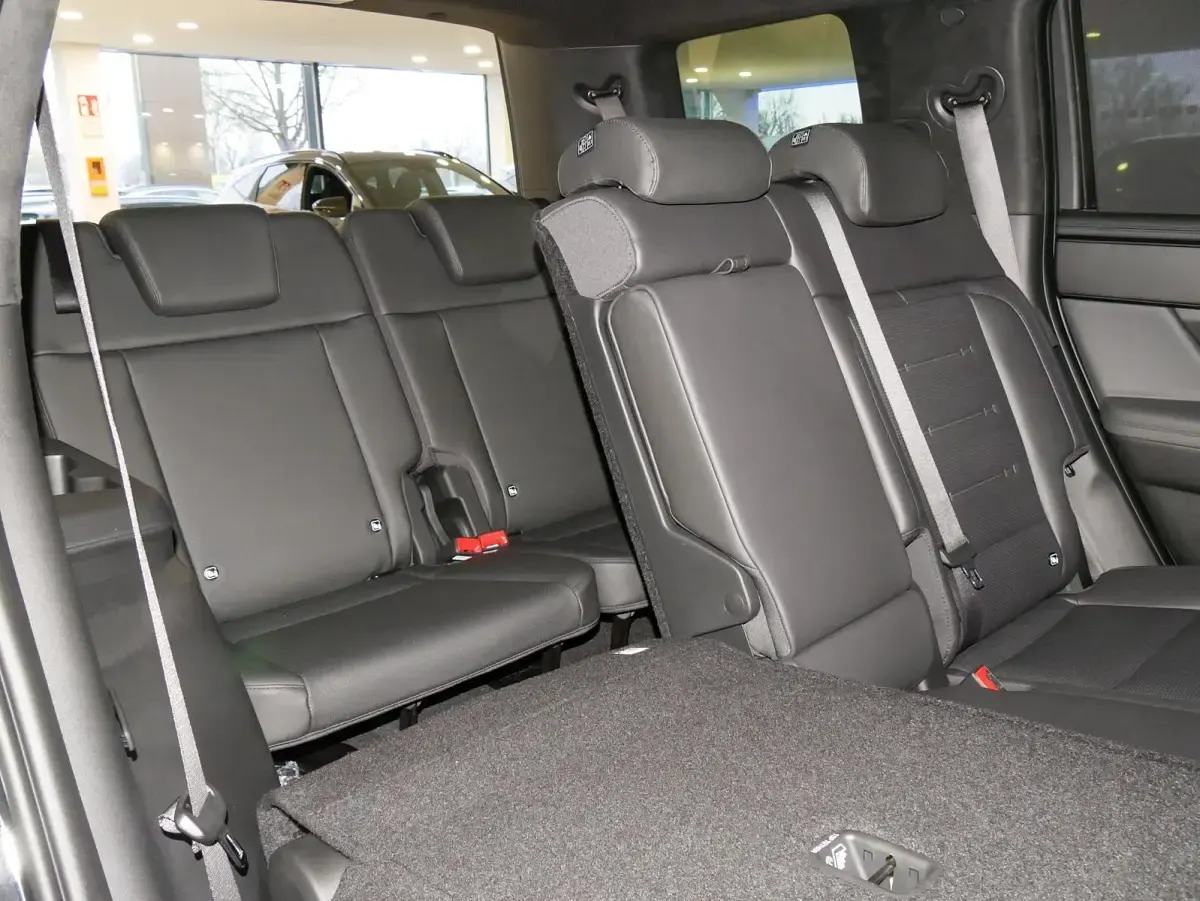 Neu Hyundai Santa Fe Blackline 288 PS (211 kW) 2026 Earthy brass SUV