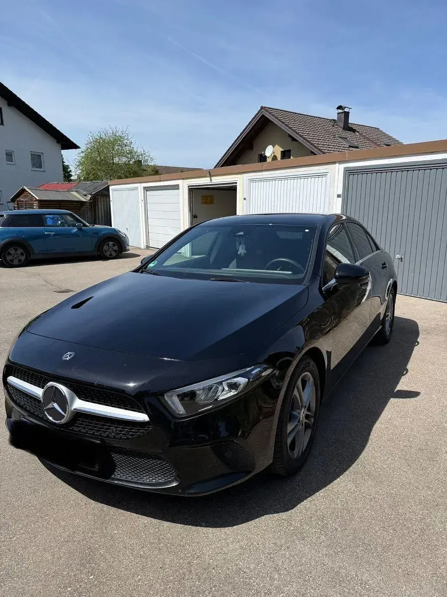 Gebraucht Mercedes A200 163 PS (119 kW) 2019 Schwarz Limousine
