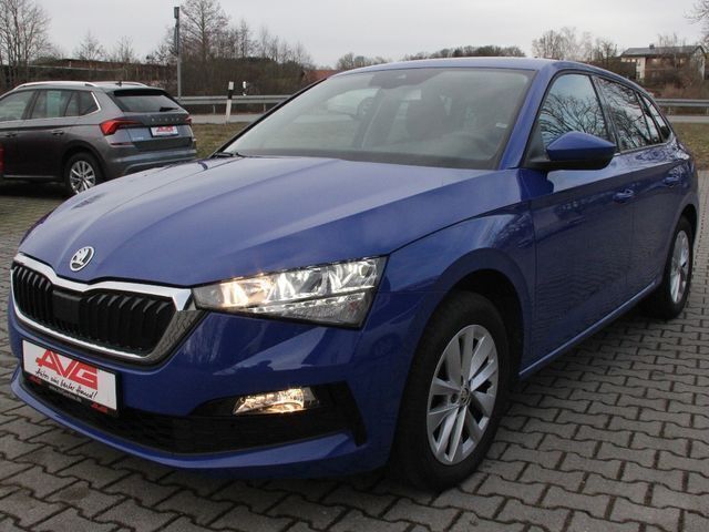 Blau Gebraucht 2024 Skoda Scala Ambition Kleinwagen | 20.450 € (Guter Preis) - Bild 1/4