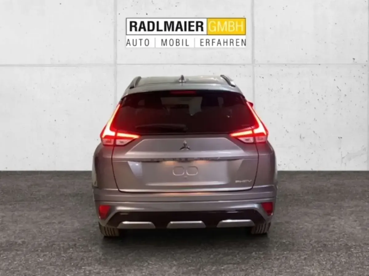 Second-hand Mitsubishi Eclipse Cross Select 98 CP (72 kW) 2024 Gri SUV