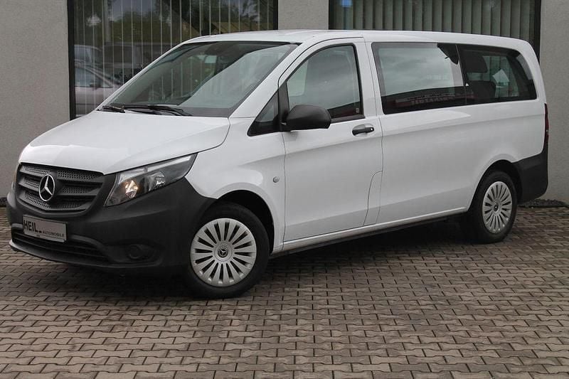Arktikweiss Gebraucht 2022 Mercedes Vito Van / Kleinbus | 34.950 € (Fairer Preis) - Bild 1/4