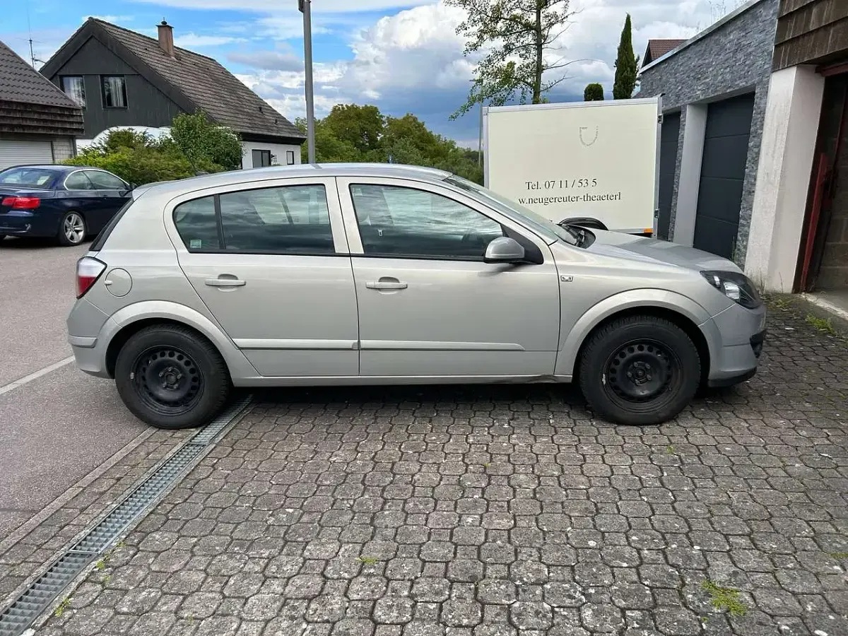 Gebraucht Opel Astra Njoy 125 PS (91 kW) 2005 Grau Limousine
