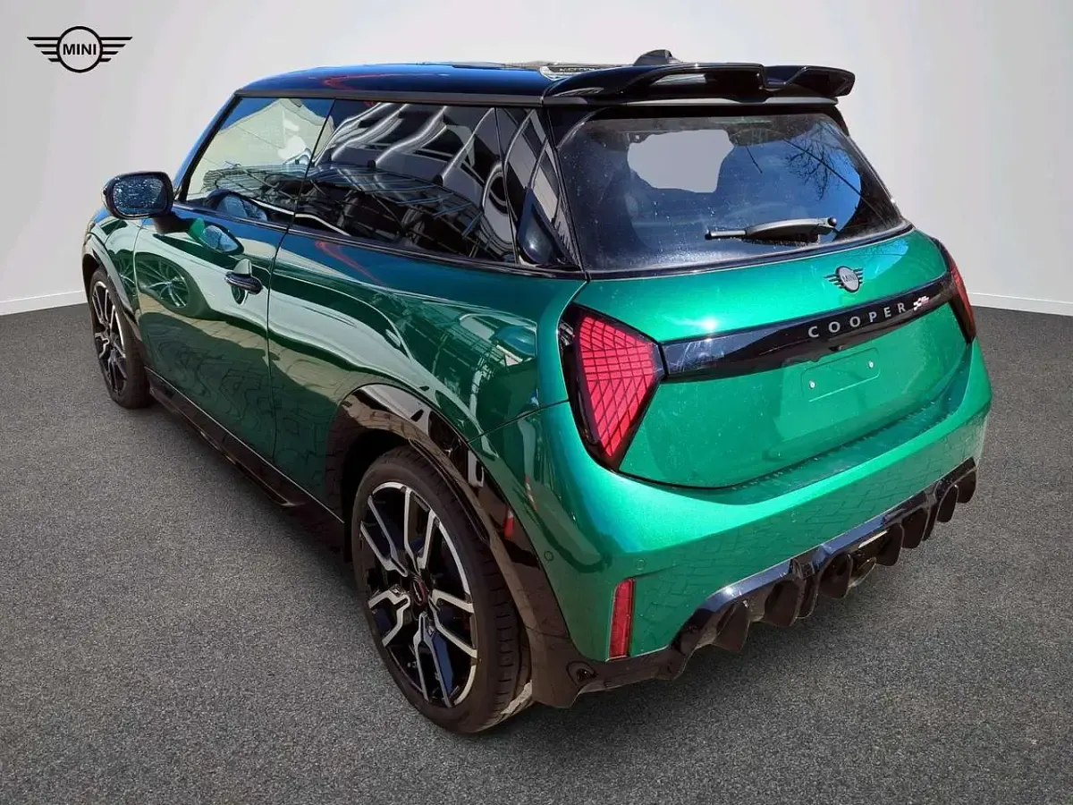 Używany Mini John Cooper Works 231 KM (169 kW) 2025 Zielony Hatchback