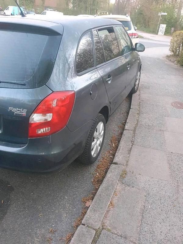 Usata Skoda Fabia 2009 Grigio Station wagon