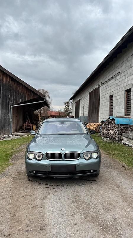 Gebraucht BMW 745 333 PS (244 kW) 2004 Grün Limousine
