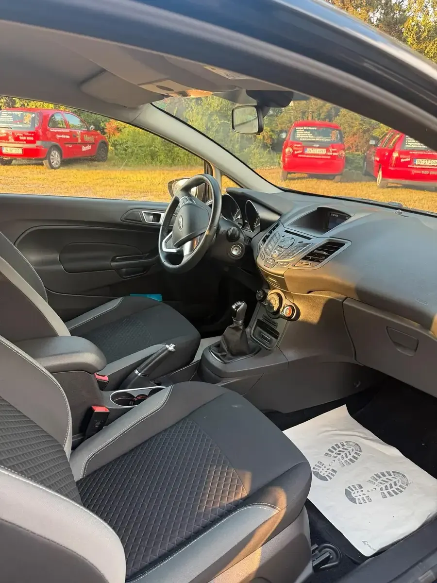 Gebraucht Ford Fiesta 100 PS (73 kW) 2017 Schwarz Kleinwagen