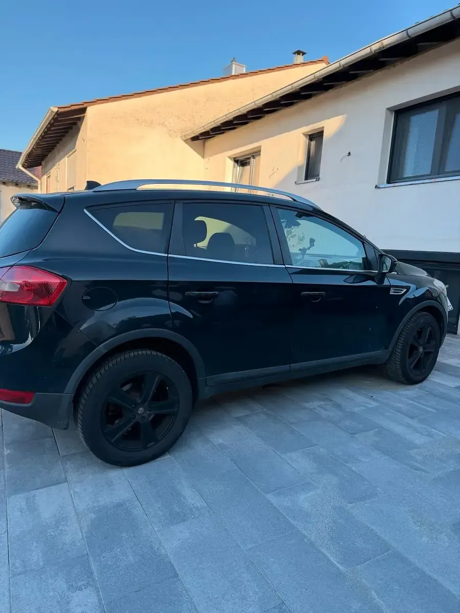 Second-hand Ford Kuga 163 CP (119 kW) 2012 Negru SUV