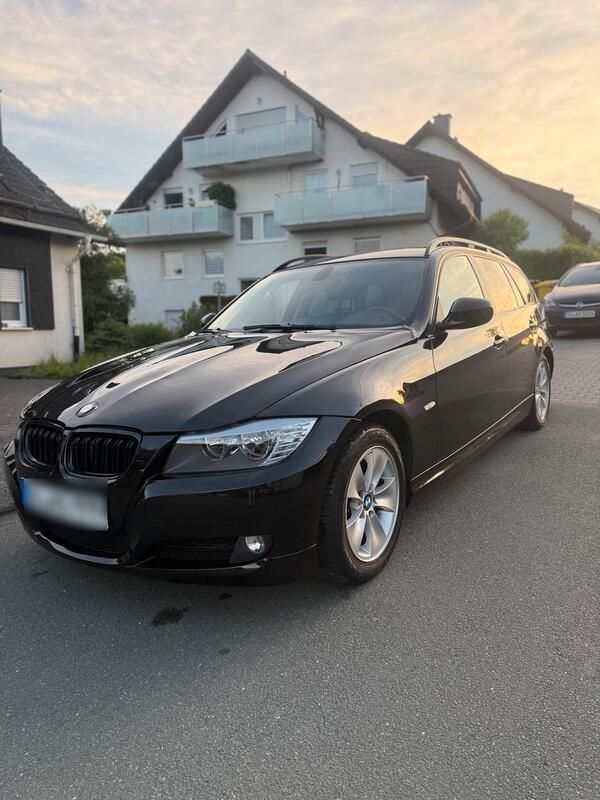 Schwarz Gebraucht 2008 BMW 318 Kombi | 1.700 € - Bild 1/4