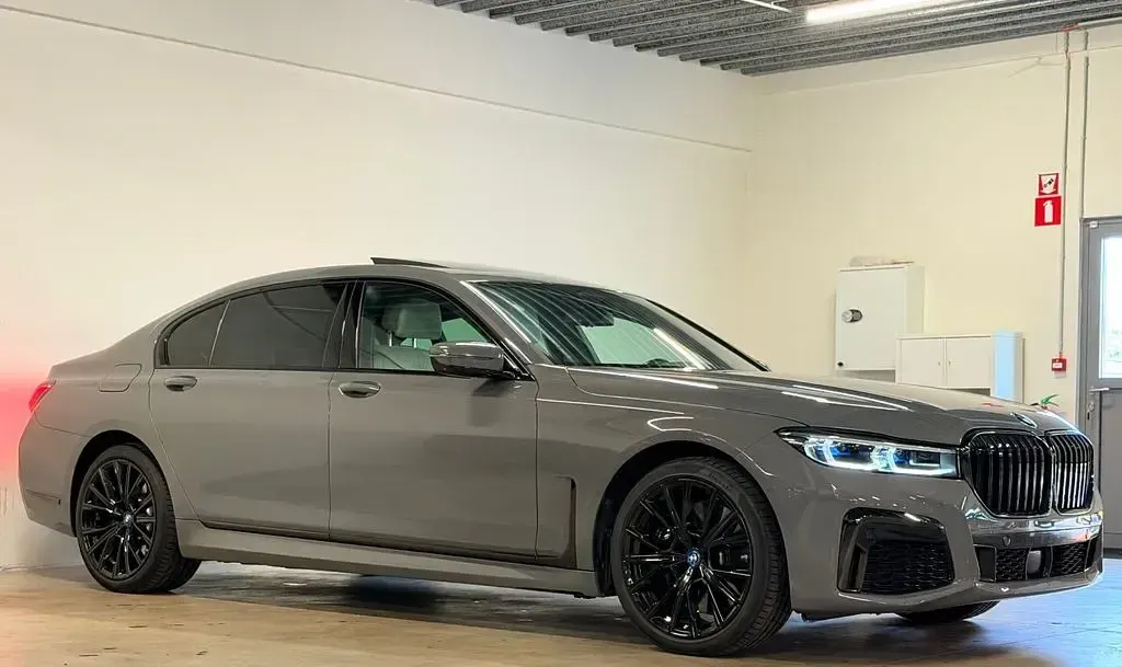 Gebraucht BMW 745L M Sport 286 PS (210 kW) 2022 Grau Limousine