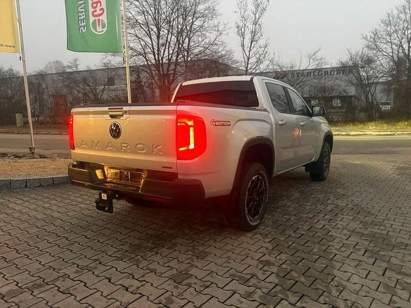 Gebraucht VW Amarok 205 PS (150 kW) 2024 Grau Abholung