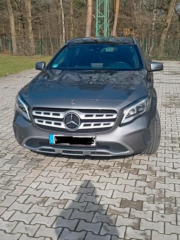 Gebraucht Mercedes GLA180 122 PS (89 kW) 2017 Andere farben SUV