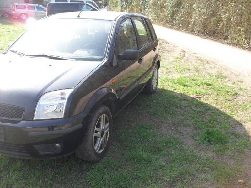Gebraucht Ford Fusion 80 PS (58 kW) 2003 Schwarz Kleinwagen