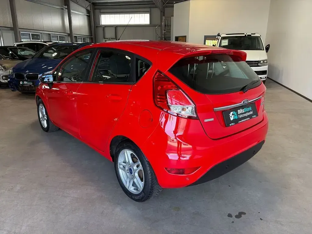 Gebraucht Ford Fiesta Titanium 101 PS (74 kW) 2018 Rot Kleinwagen