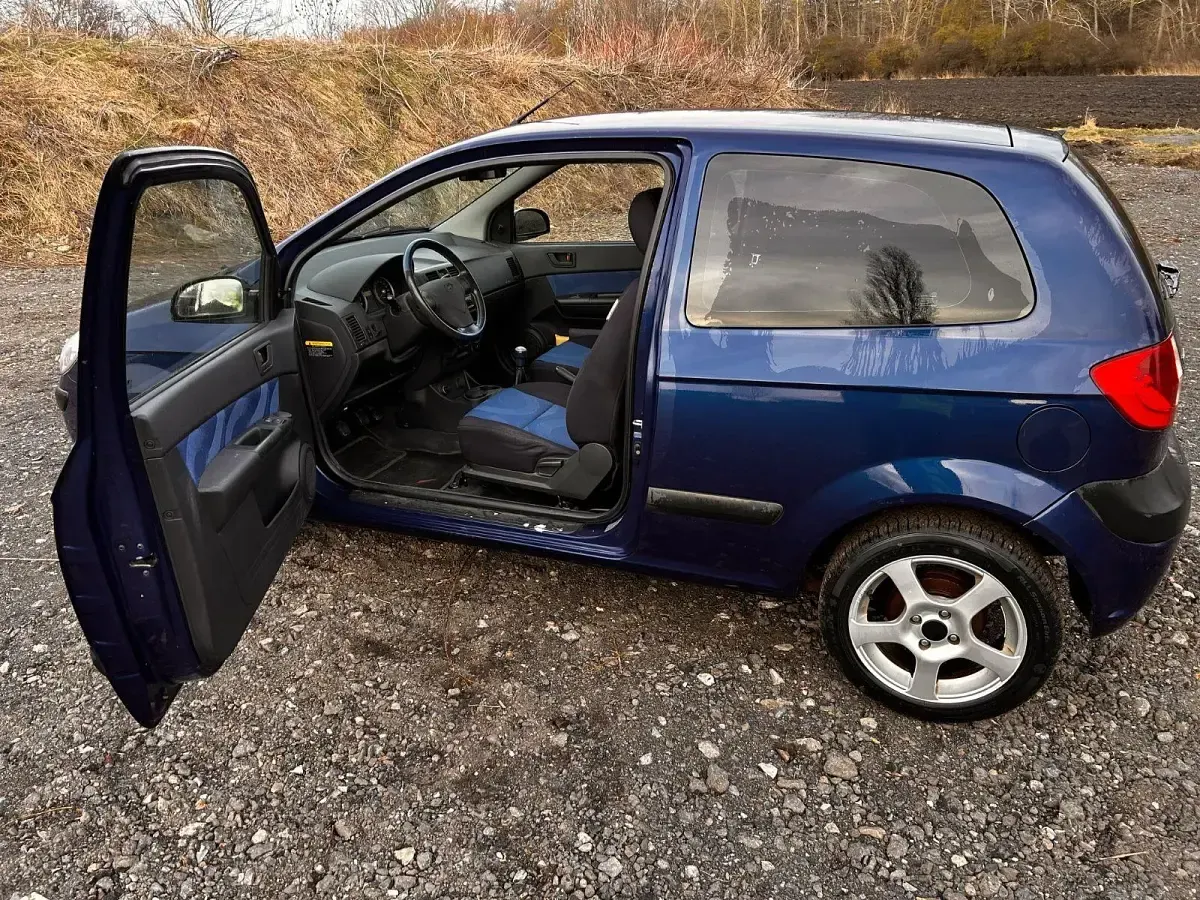 Second-hand Hyundai Getz 67 CP (49 kW) 2007 Albastru Hatchback