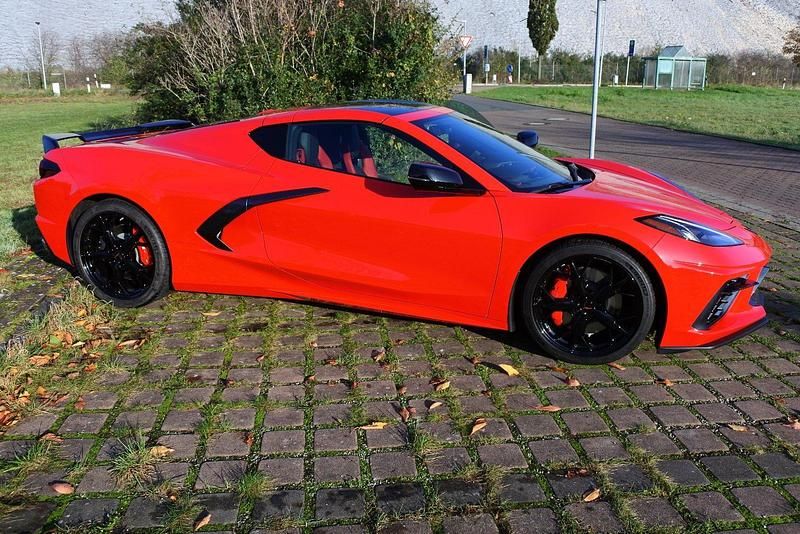 Rot Gebraucht 2020 Chevrolet Corvette Stingray Coupé | 88.884 € - Bild 1/4