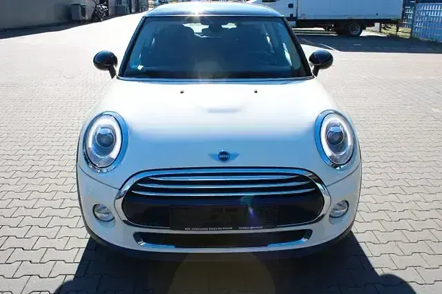 Używany Mini Cooper 136 KM (100 kW) 2015 Biały Hatchback