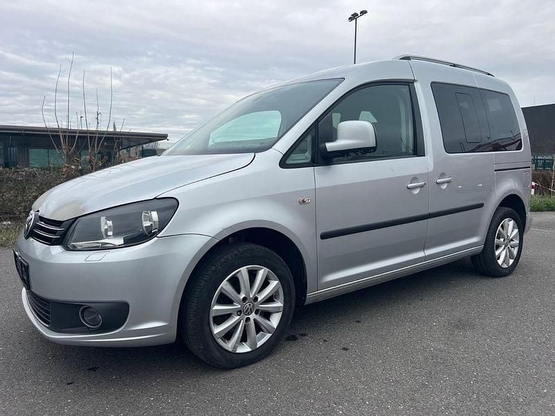 Second-hand VW Caddy Highline 140 CP (102 kW) 2013 Argintiu Monovolum