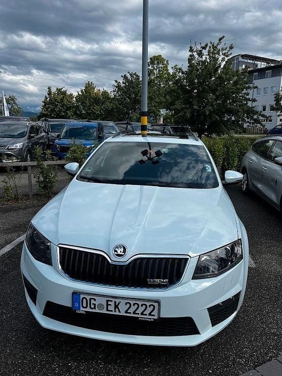 Weiß Gebraucht 2015 Skoda Octavia RS Kombi | 11.500 € (Guter Preis) - Bild 1/4