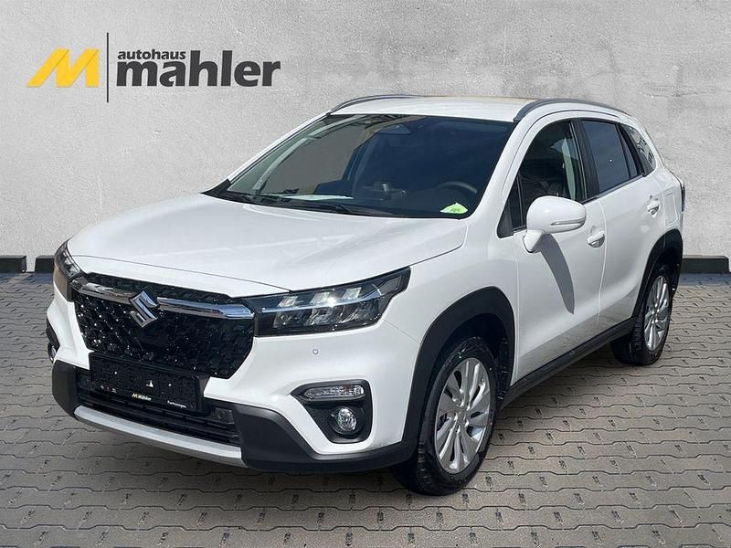 Weiss Neu 2025 Suzuki SX4 S-Cross Comfort SUV | 30.990 € (Teuer) - Bild 1/4