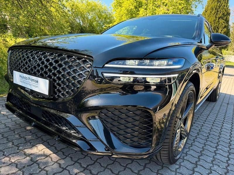 Second-hand Genesis GV70 Sport 305 CP (224 kW) 2024 Negru SUV
