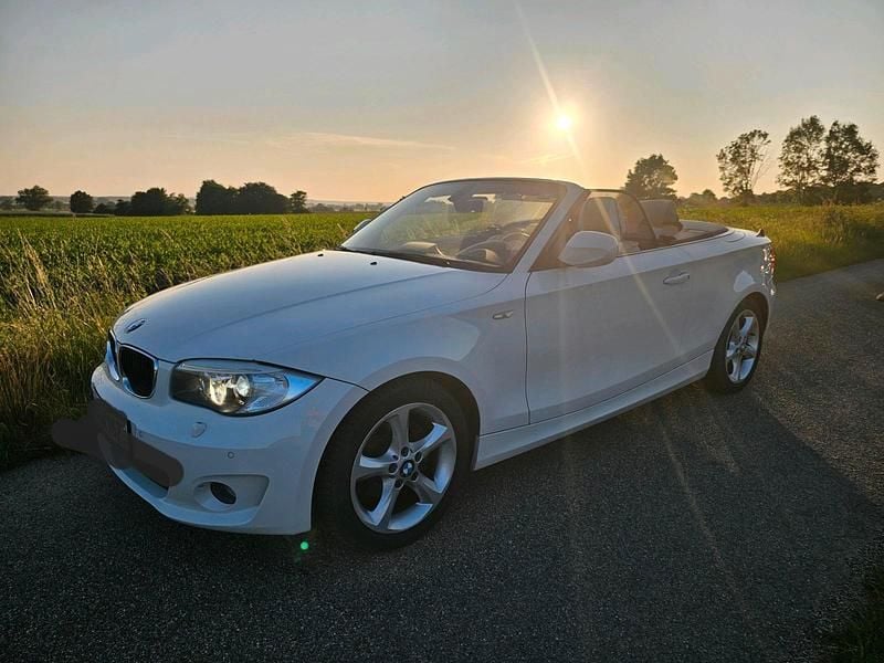 Weiß Gebraucht 2013 BMW 118 Cabriolet Cabrio | 11.700 € (Fairer Preis) - Bild 1/4