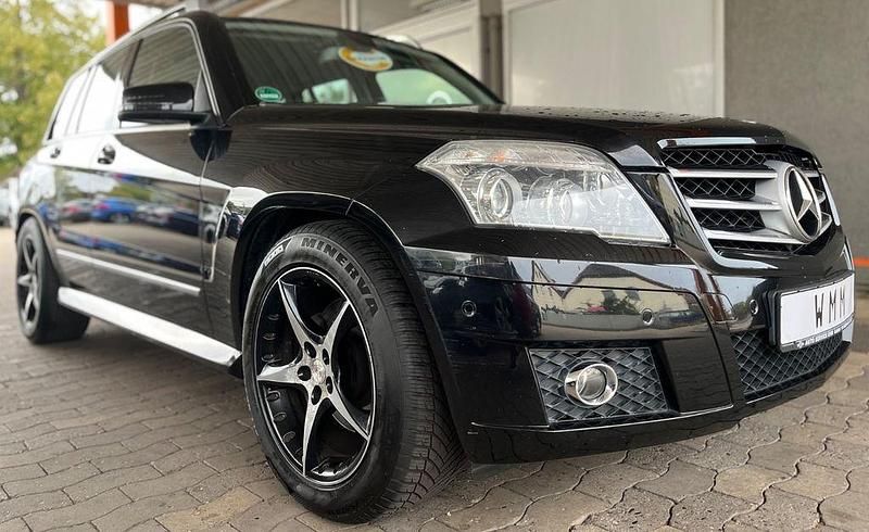Schwarz Gebraucht 2008 Mercedes GLK320 SUV | 11.800 € (Fairer Preis) - Bild 1/4
