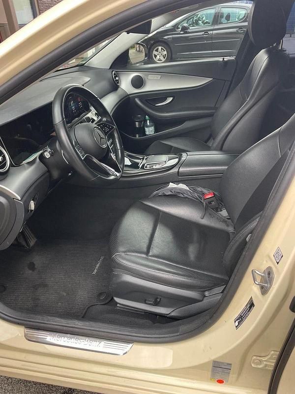 Gebraucht Mercedes E200 160 PS (117 kW) 2023 Beige Limousine