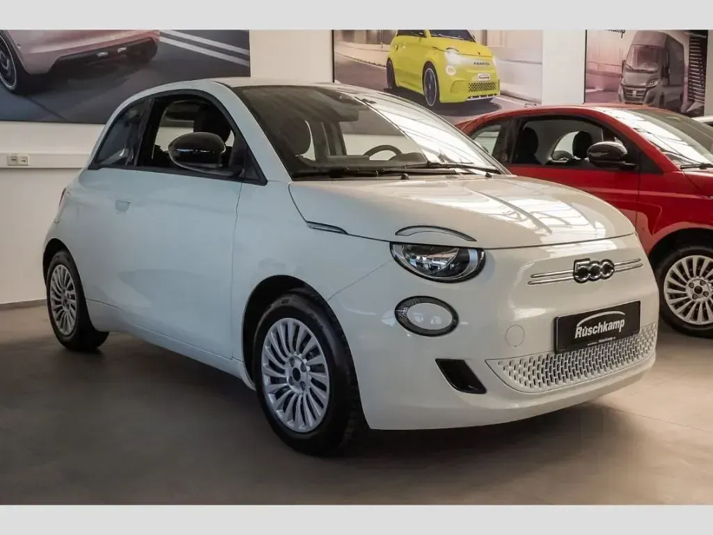 Neu Fiat 500e Red 69 kW (95 PS) 2026 Arktis weiß) (weiss Kleinwagen