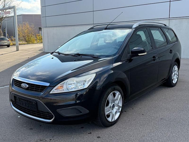 Schwarz Gebraucht 2010 Ford Focus Style Limousine | 1.299 € (Superpreis) - Bild 1/4