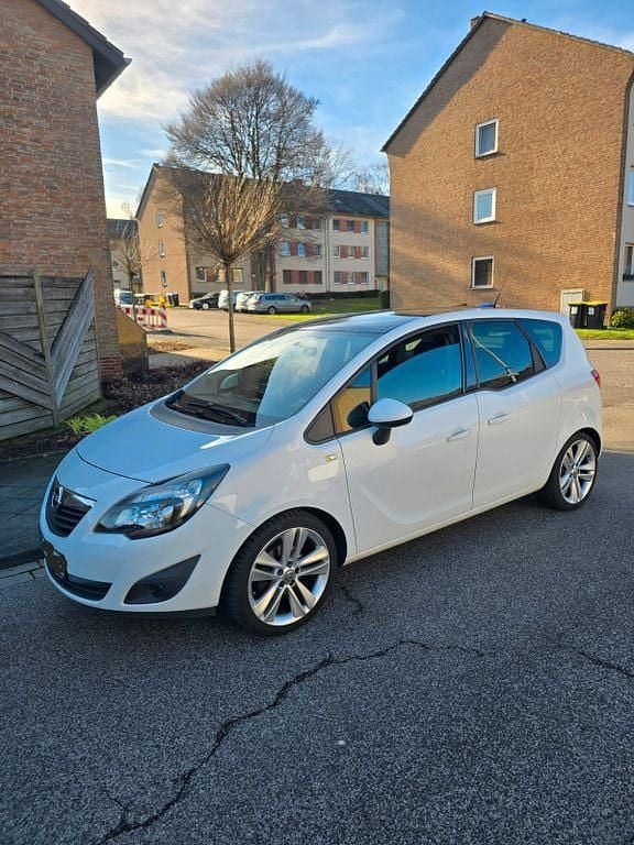 Gebraucht Opel Meriva 120 PS (88 kW) 2011 Weiß Van / Kleinbus