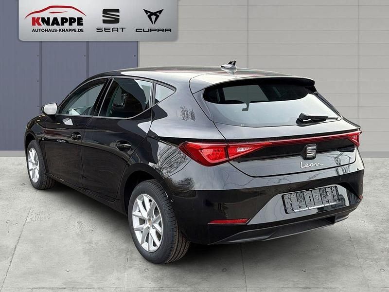 Neu Seat Leon 150 PS (110 kW) 2025 Schwarz Limousine
