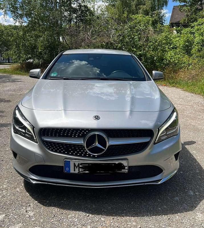 Gebraucht 2017 Mercedes CLA180 Urban Limousine | 15.500 € (Guter Preis) - Bild 1/4
