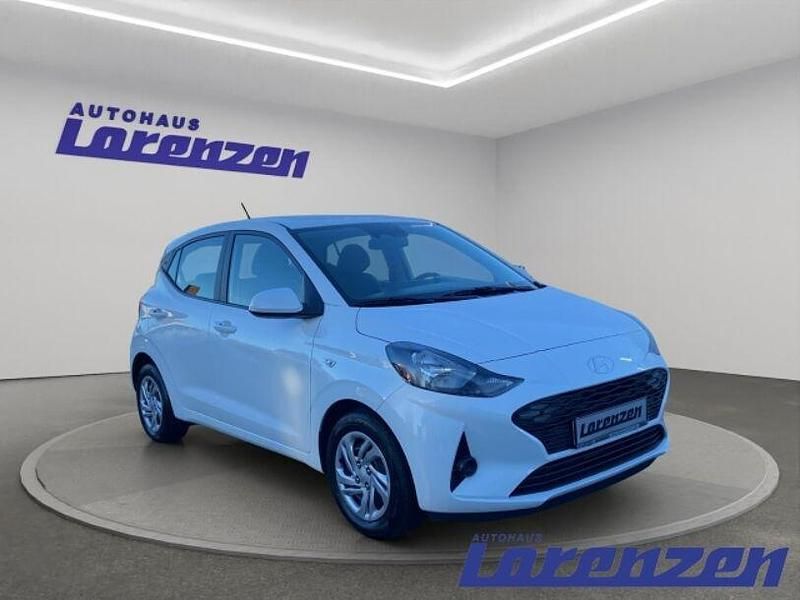 Gebraucht Hyundai i10 Select 63 PS (46 kW) 2024 Weiß Kleinwagen