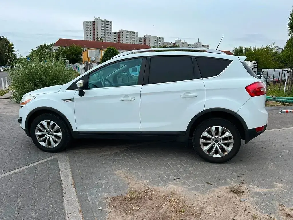 Gebraucht Ford Kuga Titanium 136 PS (100 kW) 2009 Weiß SUV