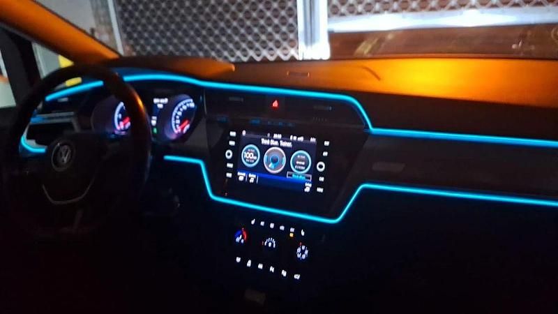 Beige Gebraucht 2020 VW Touran IQ Drive Van / Kleinbus | 9.500 € (Etwas zu teuer) - Bild 1/4