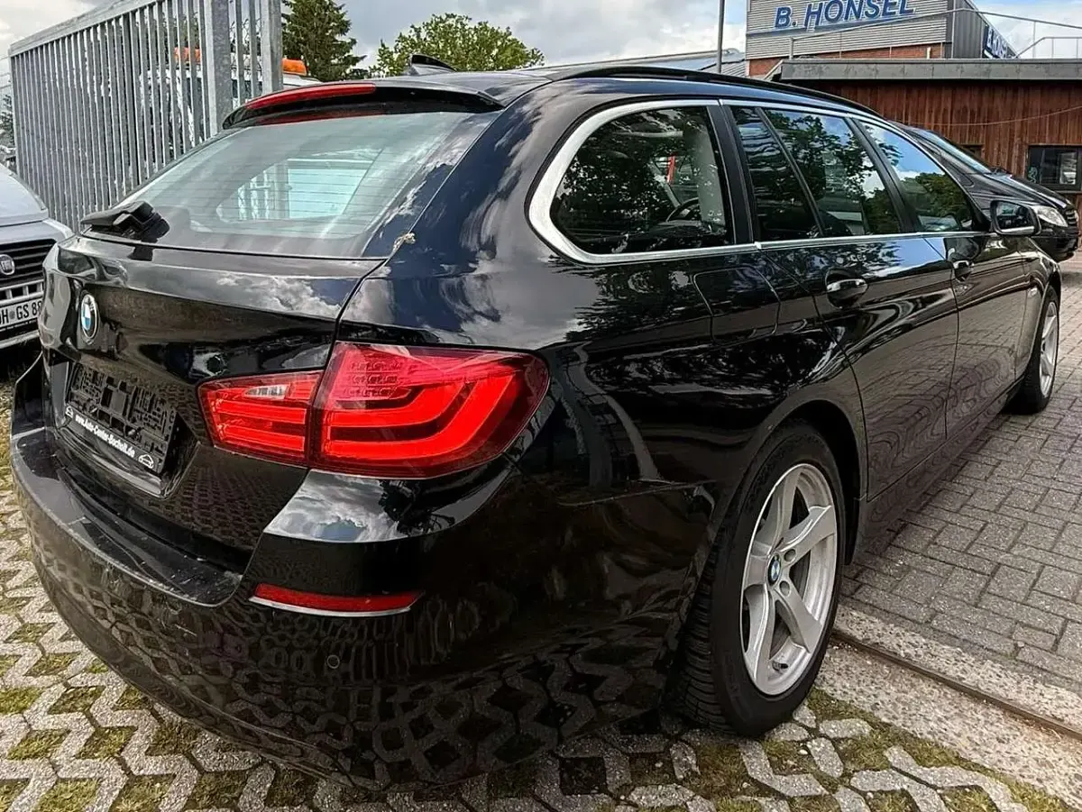 Gebraucht BMW 525 204 PS (150 kW) 2011 Schwarz Kombi