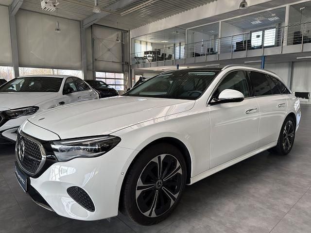 Gebraucht Mercedes E300 Avantgarde 197 PS (144 kW) 2024 Weiß Kombi