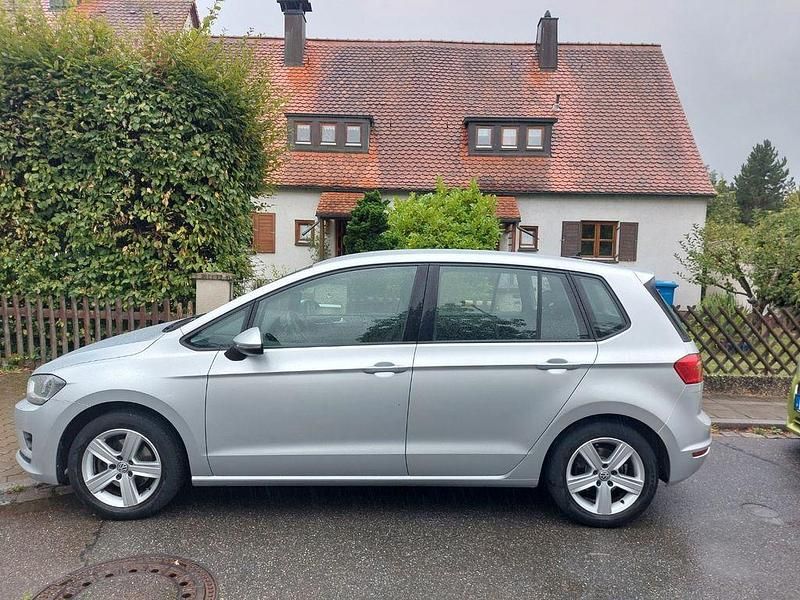 Grau Gebraucht 2014 VW Golf Sportsvan Comfortline Van / Kleinbus | 8.900 € (Fairer Preis) - Bild 1/4