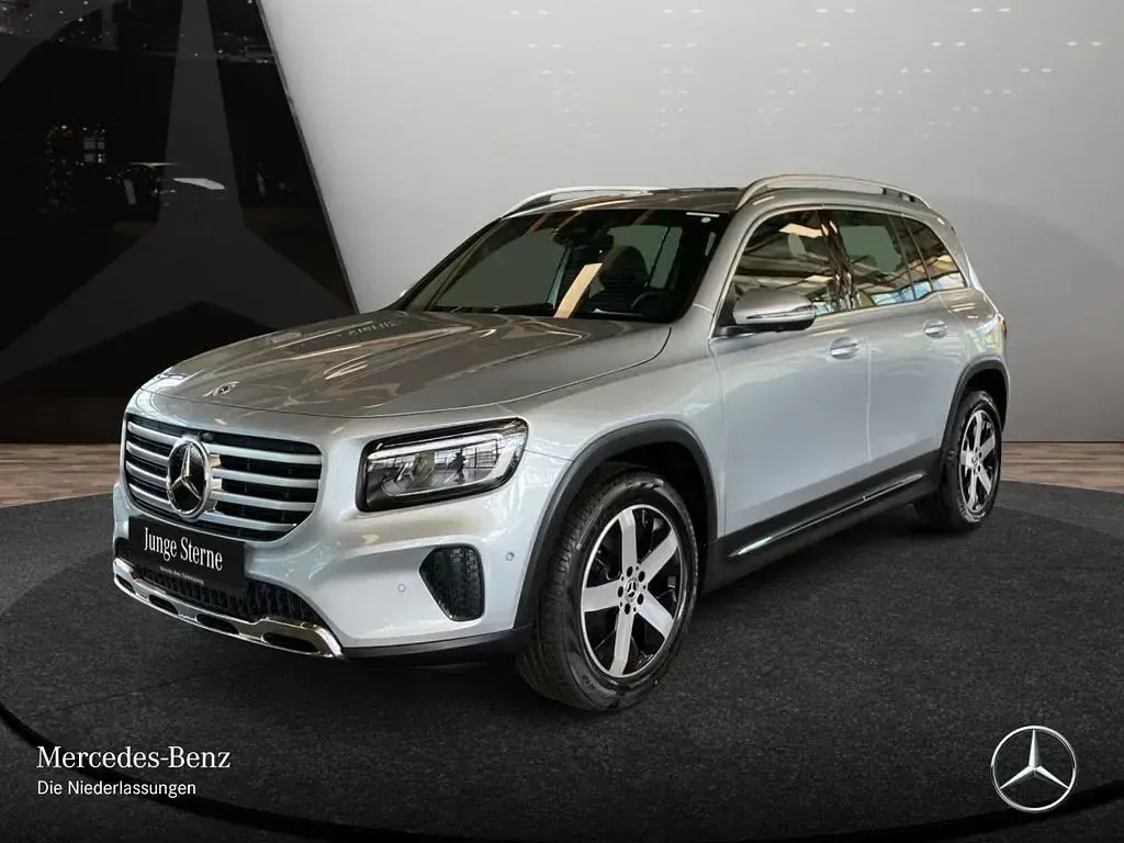 Gebraucht Mercedes GLB180 Progressive 136 PS (100 kW) 2025 Silber SUV