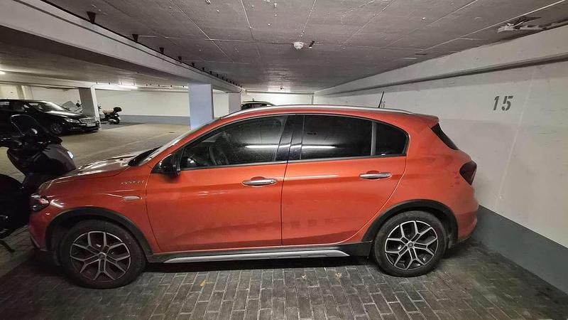 Usata Fiat Tipo Cross 101 CV (74 kW) 2023 Arancione Berlina