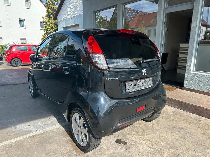 Gebraucht Peugeot iON 35 kW (48 PS) 2012 Schwarz Kleinwagen